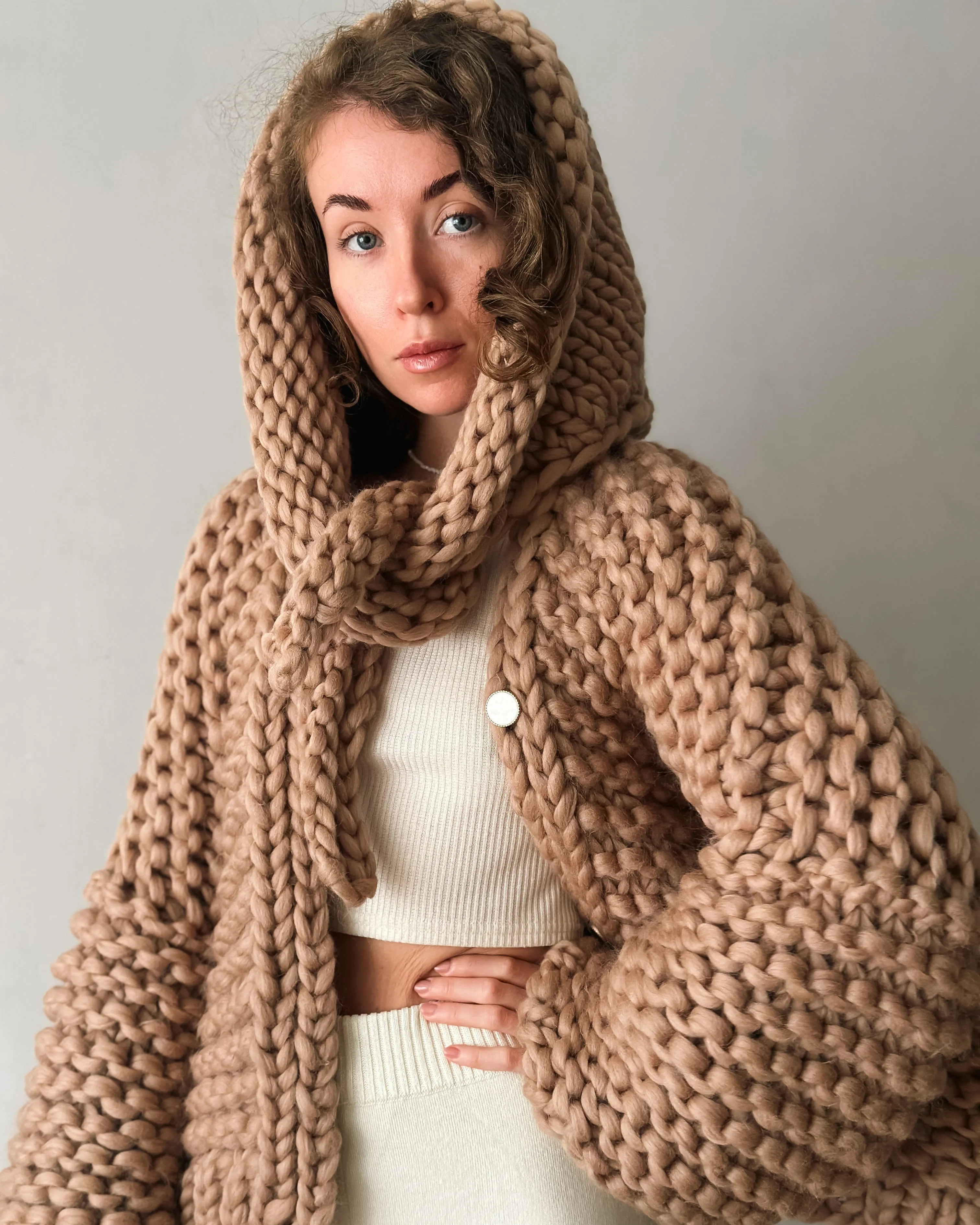Hand-woven merino wool head scarf Capucine Nougat