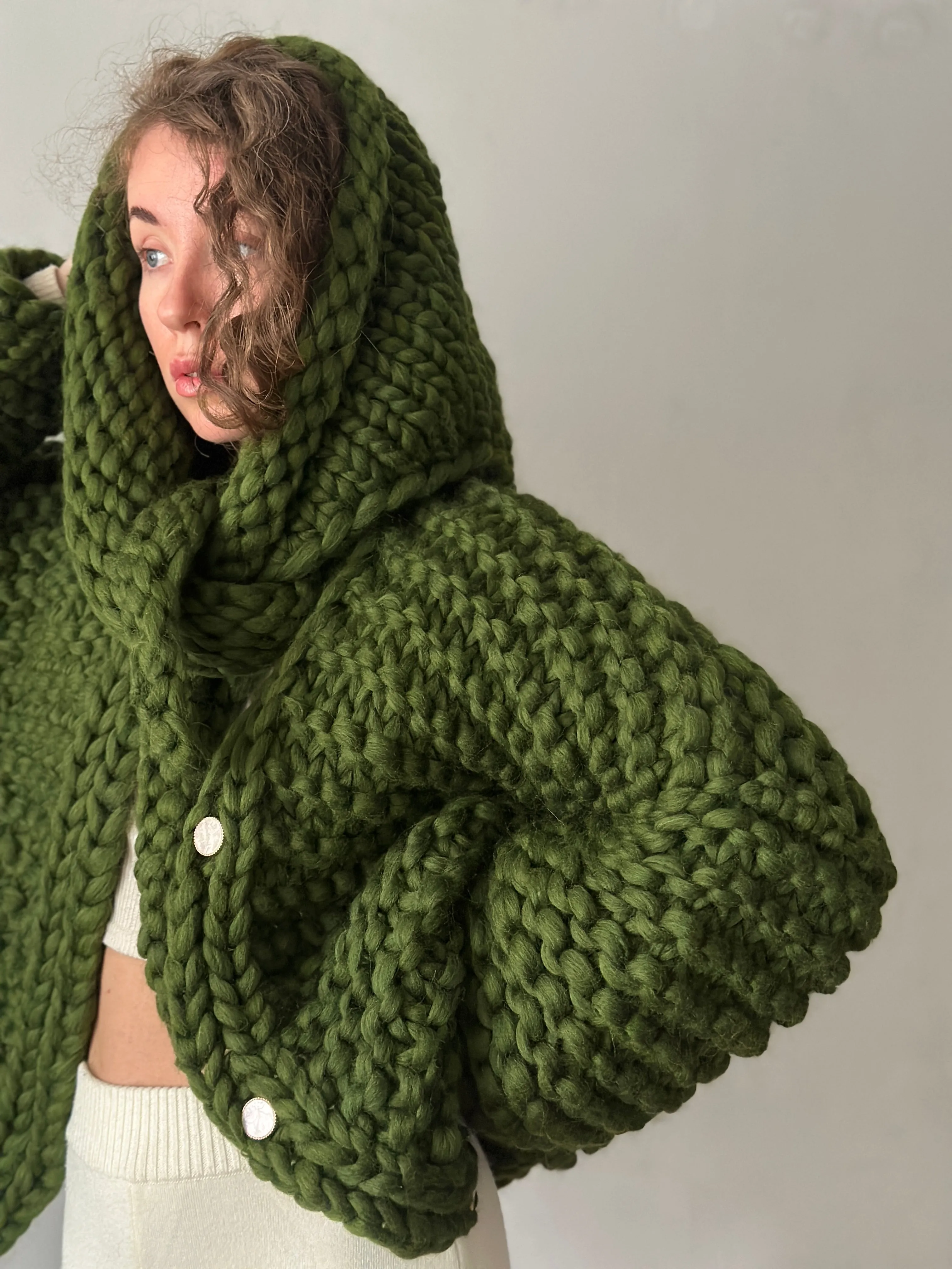Hand-woven merino wool head scarf Capucine Olive